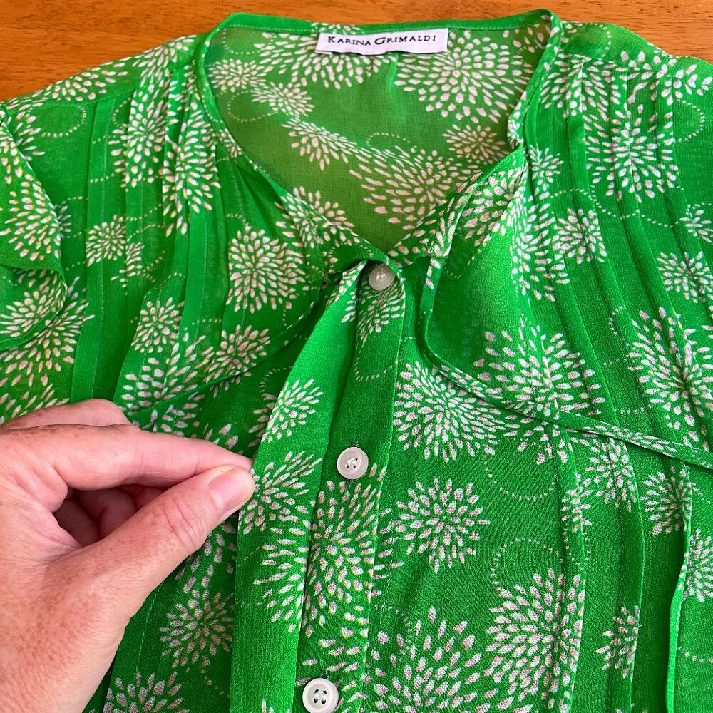 Size Large Karina Grimaldi silk blend blouse. - Picture 9 of 9